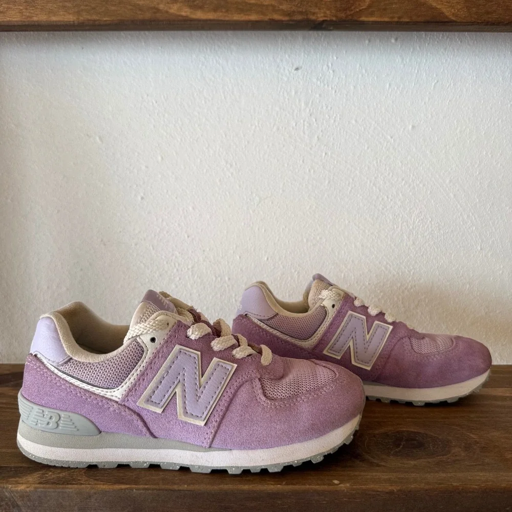 New Balance 574 Kids Lilac Glow Suede Sneakers PC574ESL Size 13